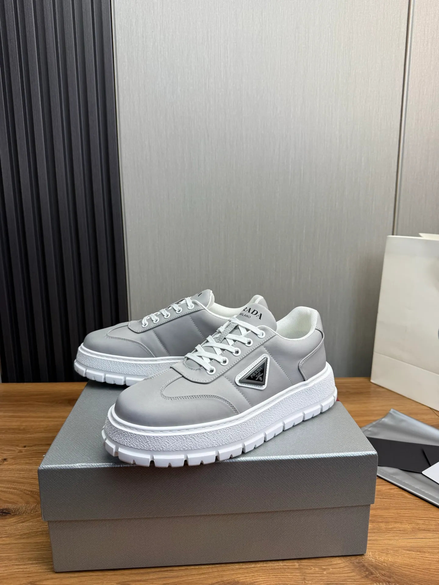 Men's shoes 💰560💰 [PRADA] Popular men's shoes shipped 👏Official website synchronized ⬆️Original imported waterproof fabric + cowhide lining, 1⃣️:1⃣️reproduction, original sole, 38-45 (45. Customized, non-refundable)